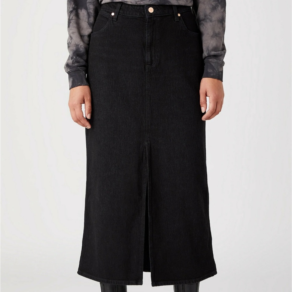 Like new Wrangler black jean midi mom skirt